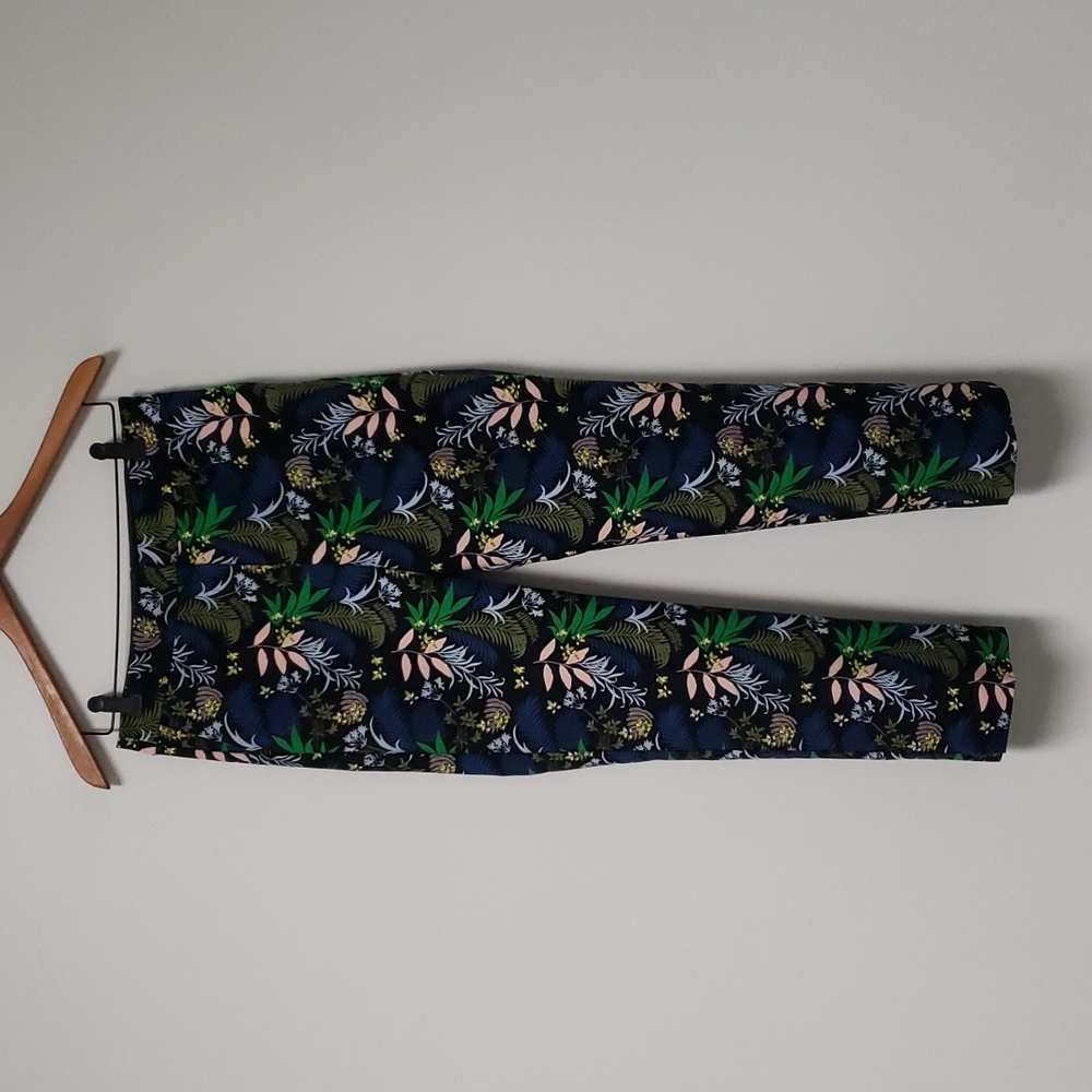 Boden Dark Floral Capri Pants Cropped‎ Size 4